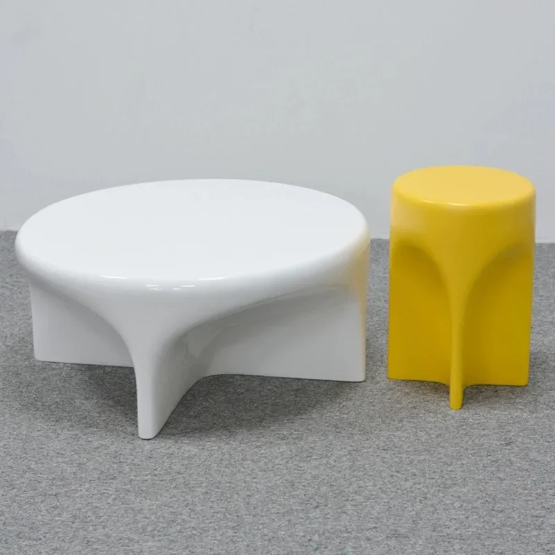 

Скандинавский креативный классический художественный чайный столик, диван, индивидуальный простой круглый стол из стекловолокна, дизайнерский стол с неровными краями