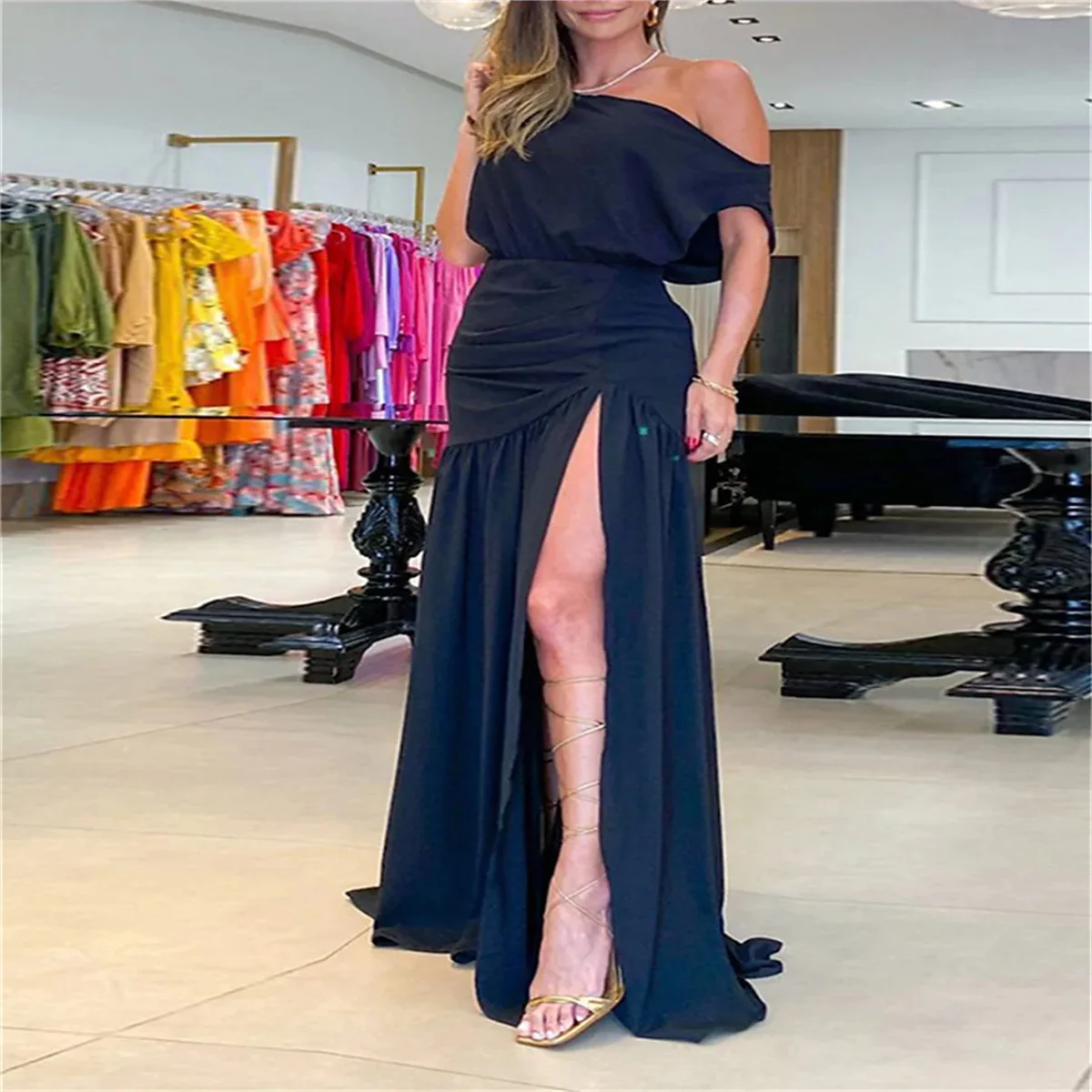 Vrouwen Party Dress Cocktail Schede Avond Mode Een Schouder Mouwloze Ruches Split Regular Fit Zwart Wit Pure Kleur 2023