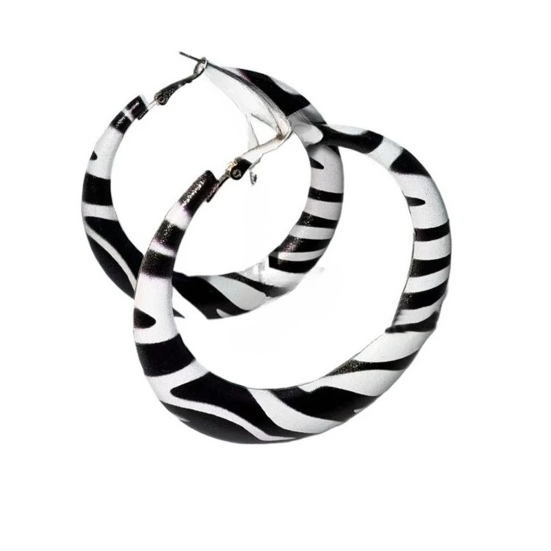 New Pair of Retro and Fashionable Commuter Earrings with Cow Pattern Geometric Circles and High Appearance Level