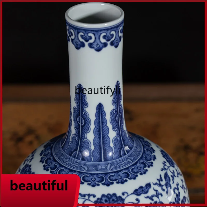 

F132 Blue and white porcelain Jingdezhen ceramic vase ornament new Chinese museum rack porcelain