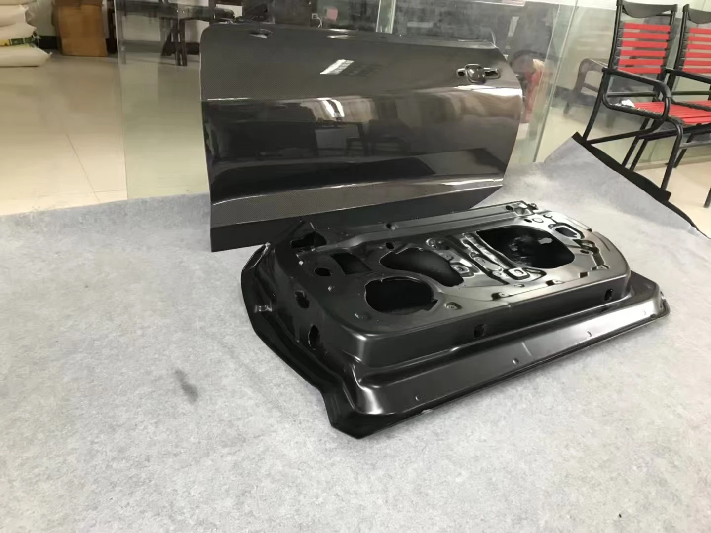 High Quality Carbon Fiber Rear Side Door for Gen 6th Camaro Perfect Fitment 5