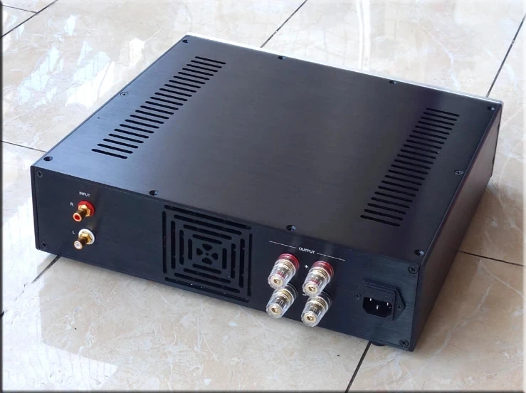 A4 Fully symmetrical double differential High-power stereo power amplifier 250W+250W