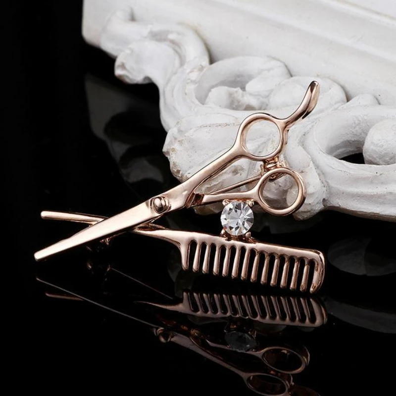 โซ่เข็มกลัดหัวกวางพู่กรรไกรรูป Professional ตกแต่งคงที่ Bow Tie Retro Simple Daily Universal Badge อุปกรณ์เสริม