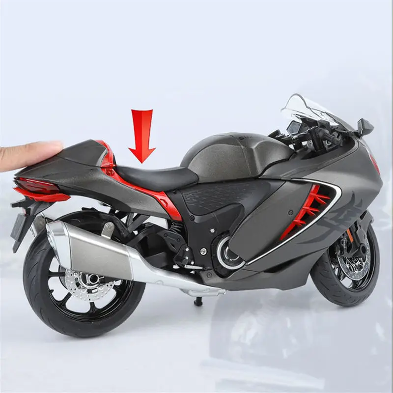 1:9 SUZUKI Hayabusa GSX-1300R Alloy Racing Motorcycle Model Diecast Metal Street Sports Motorcycle Model With Light Kid Toy Gift