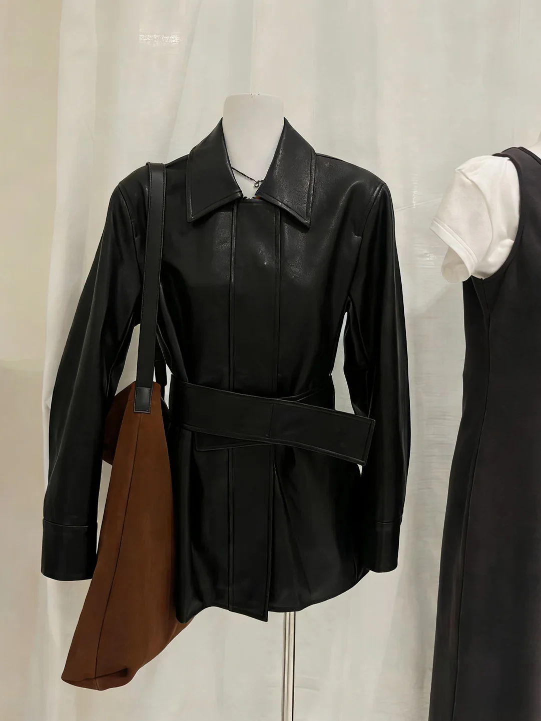 

Casual Black Mid-Length Women's Leather Jacket Slimming Versatile Spring 2026 Fashion Outerwear Stylish Waist-Cinching