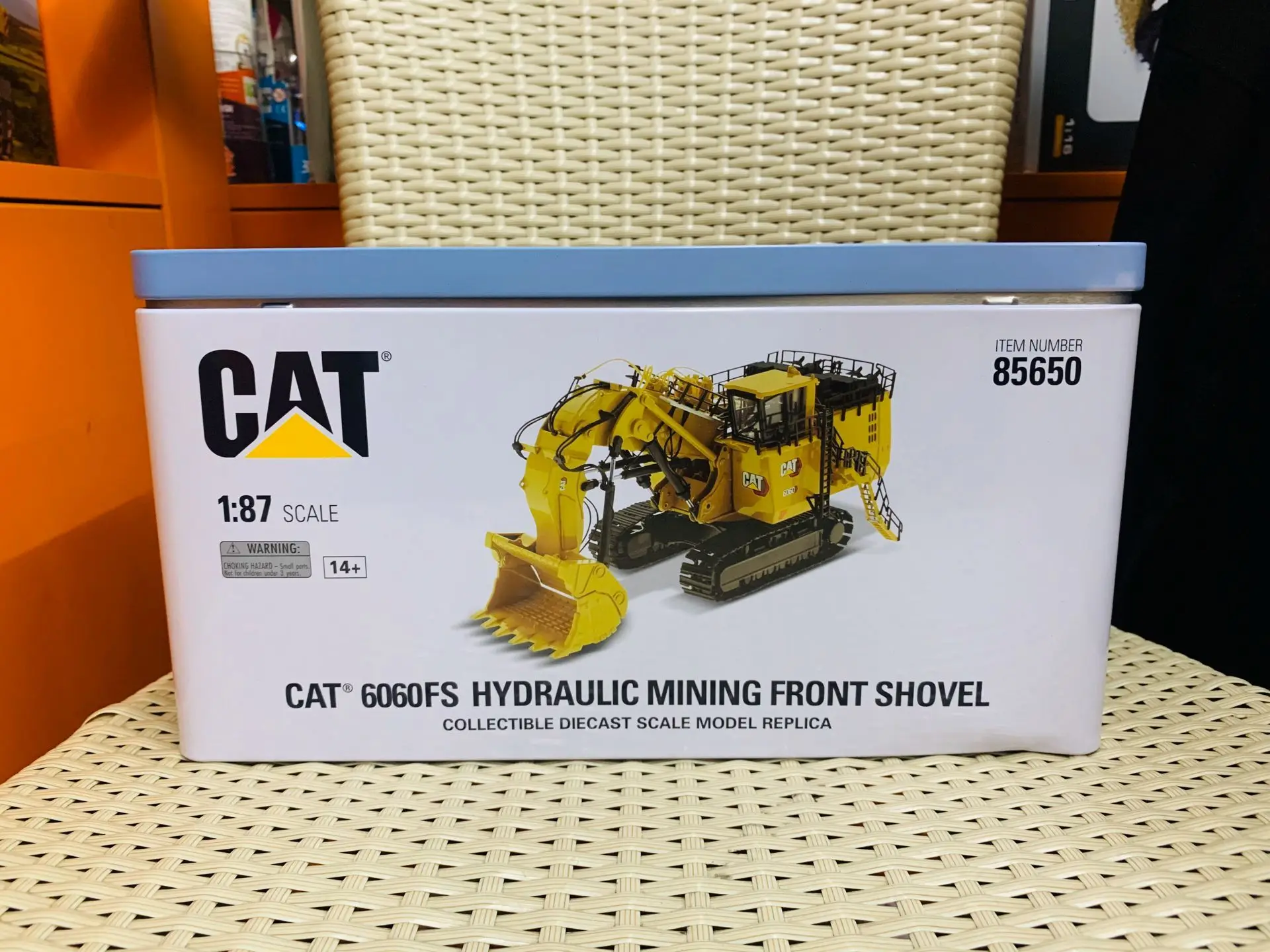 6060FS Hydraulic Mining Front Shovel 1/87 Scale By Diecast Masters 85650