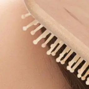 

Деревянная расческа с подушкой безопасности, массажная расческа для волос, расческа для всех типов волос, антистатическая расческа и массажер для кожи головы, ИК-дизайн подушки для распутывания волос