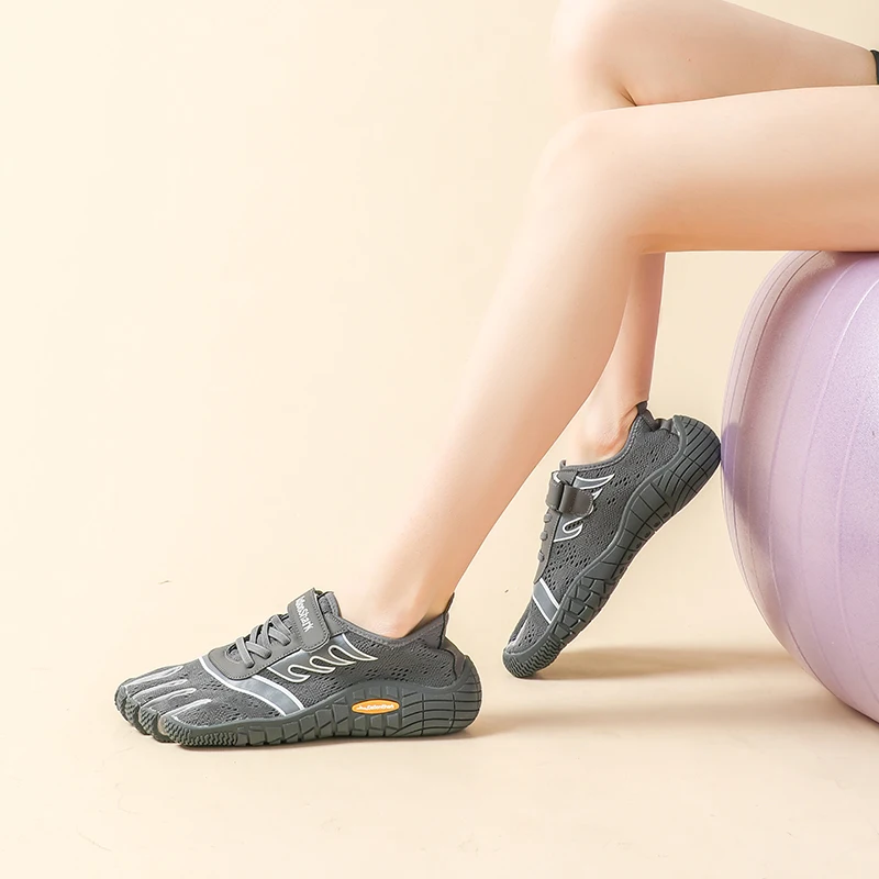 女性用ニット通気性5本指シューズ、回転ノブ付きレース、ランニング、フィットネス、ヨガ用の裸足ミニマリストシューズ