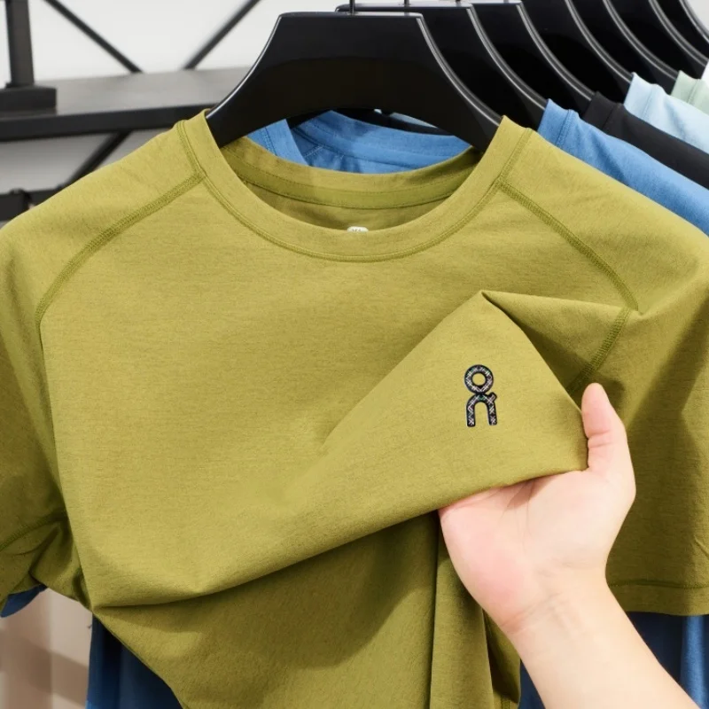 Summer New Men's Ice Silk Shortsleeved Casual Comfortable Cool Quick Drying T-Shirt High-End Designer Brand Badge Round Neck Top