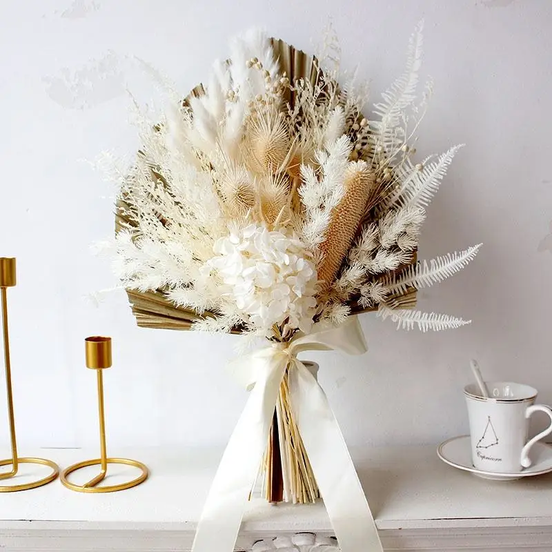 

Bridal Bouquets Boho Dried Pampas Grass Rose Flowers Bouquet Handmade Romantic Wedding Bouquets for Bridesmaid Holding Flowers