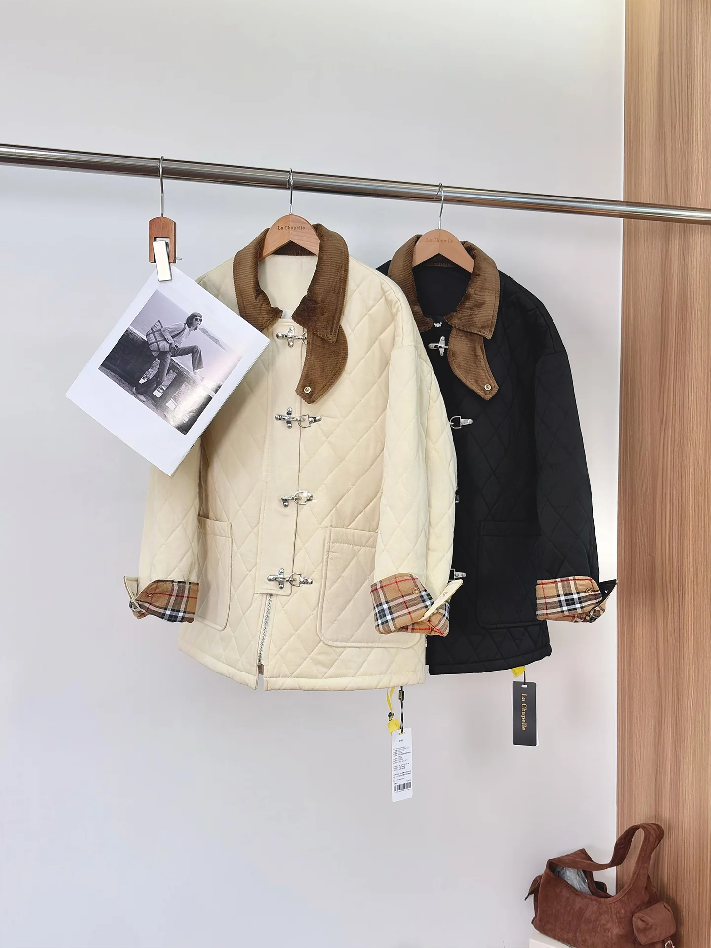 

La Chapelle Women's Quilted Cotton Jaet with Double kets And Metal Bule Faionable Warm Top Spring New Sle