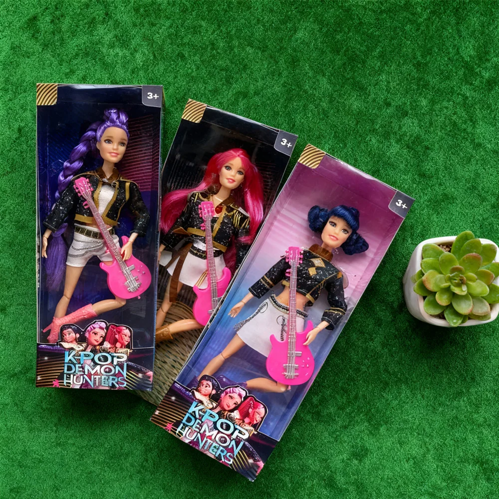 

K-Pop Охотники на демонов, модная кукла, пластиковый материал с розовой гитарой, модное коллекционное детское украшение для рабочего стола, подарок для фаната
