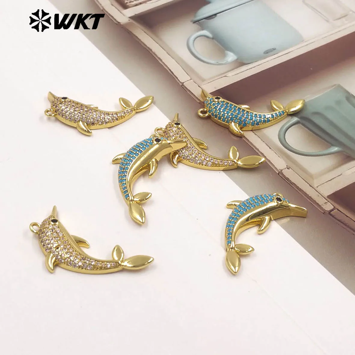 WT-MP328 Light-weight Handmake Yellow Brass Zircon Pendant With 18k Real Gold Plated For Girls Daily