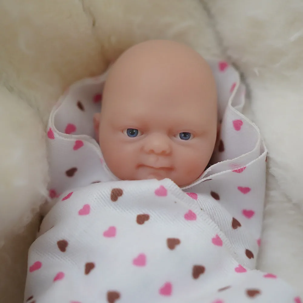 4.  5 cala (13 cm) Mikro Lalka Niemowlęca z Silikonu na Całe Ciało, Dziewczynka "Lvy'', Realistyczna Mini Lalka Reborn, Niespodzianka dla Dzieci, Antystresowa