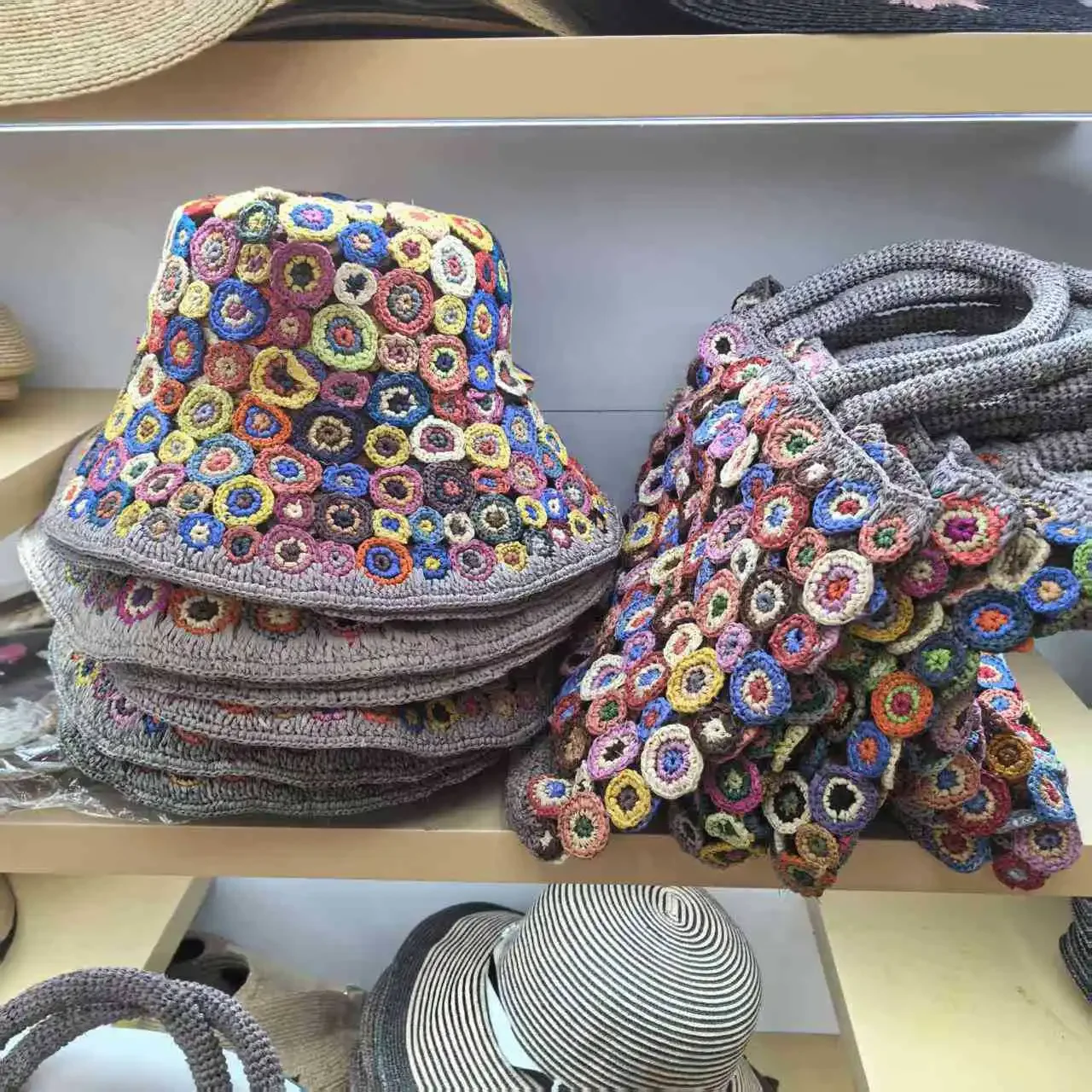 اللون المنسوجة يدويا قبعة دلو جوفاء المرأة الصيف السفر واقية من الشمس قناع حوض قبعة قبعة الوجه تنوعا