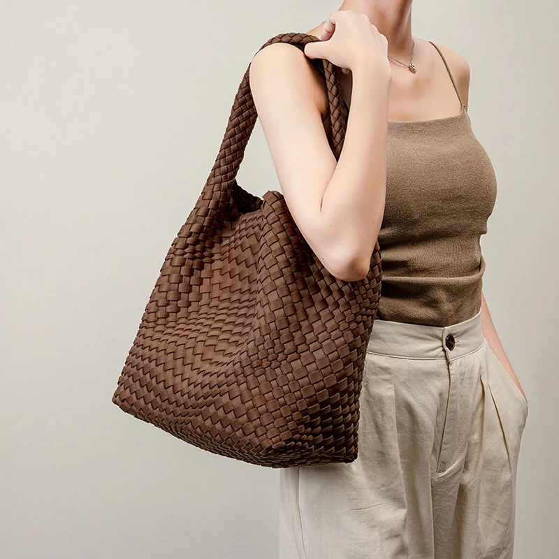 

SANGUSTI Handmade Woven Female Bag Daily Versatile Waterproof Shoulder Bag Large Capacity Hasp Handbag Woven Beach Bag