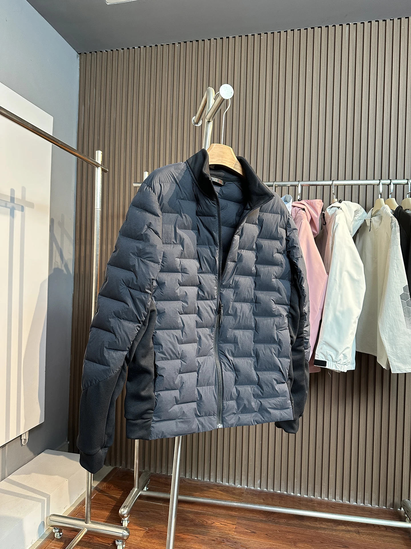 

Мужская уличная повседневная теплая куртка с воротником-стойкой из хлопка, ветрозащитная, водоотталкивающая, из многослойной ткани, модная, городская.