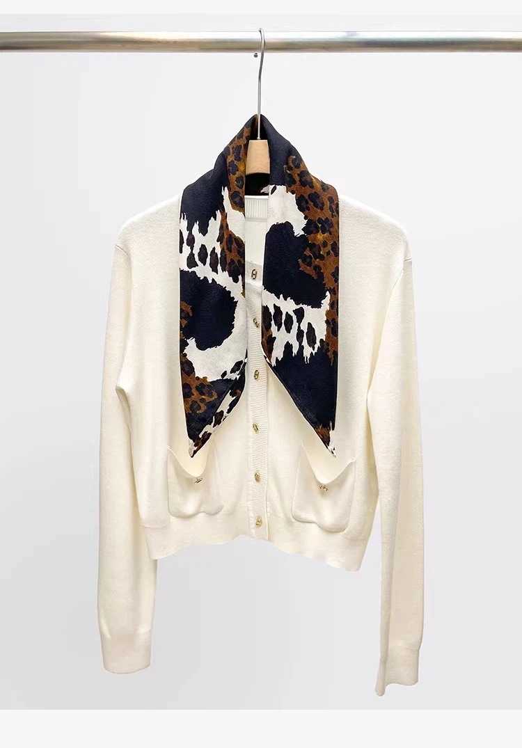 

70% Wool 30% Silk Animal Leopard Print Neck Scarves for Women Vintage Luxury Brand Silk Wool Square Scarves Muffler Ladies