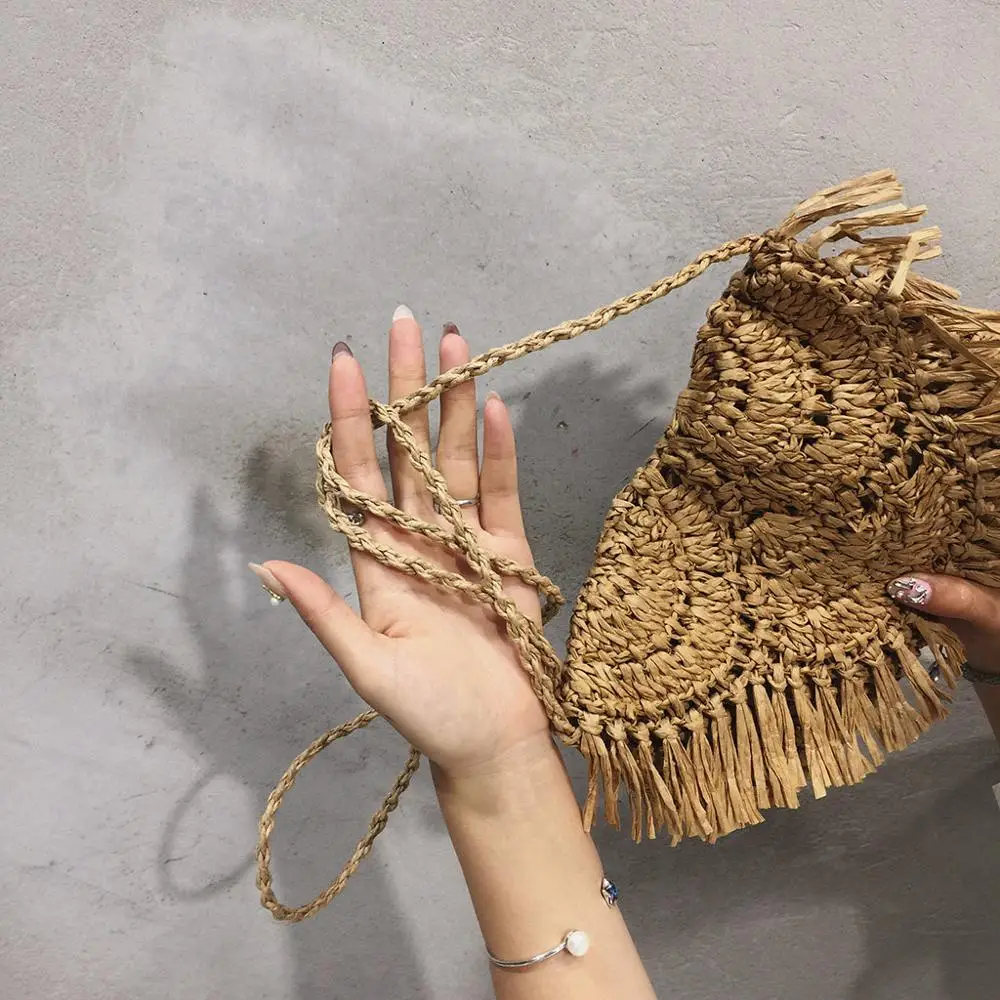 2024 New Summer Straw Bags Handmade Tassel Small Beach Bags Raffia Rattan Woven Handbags Vacation Shoulder Crossbody Bags Clutch