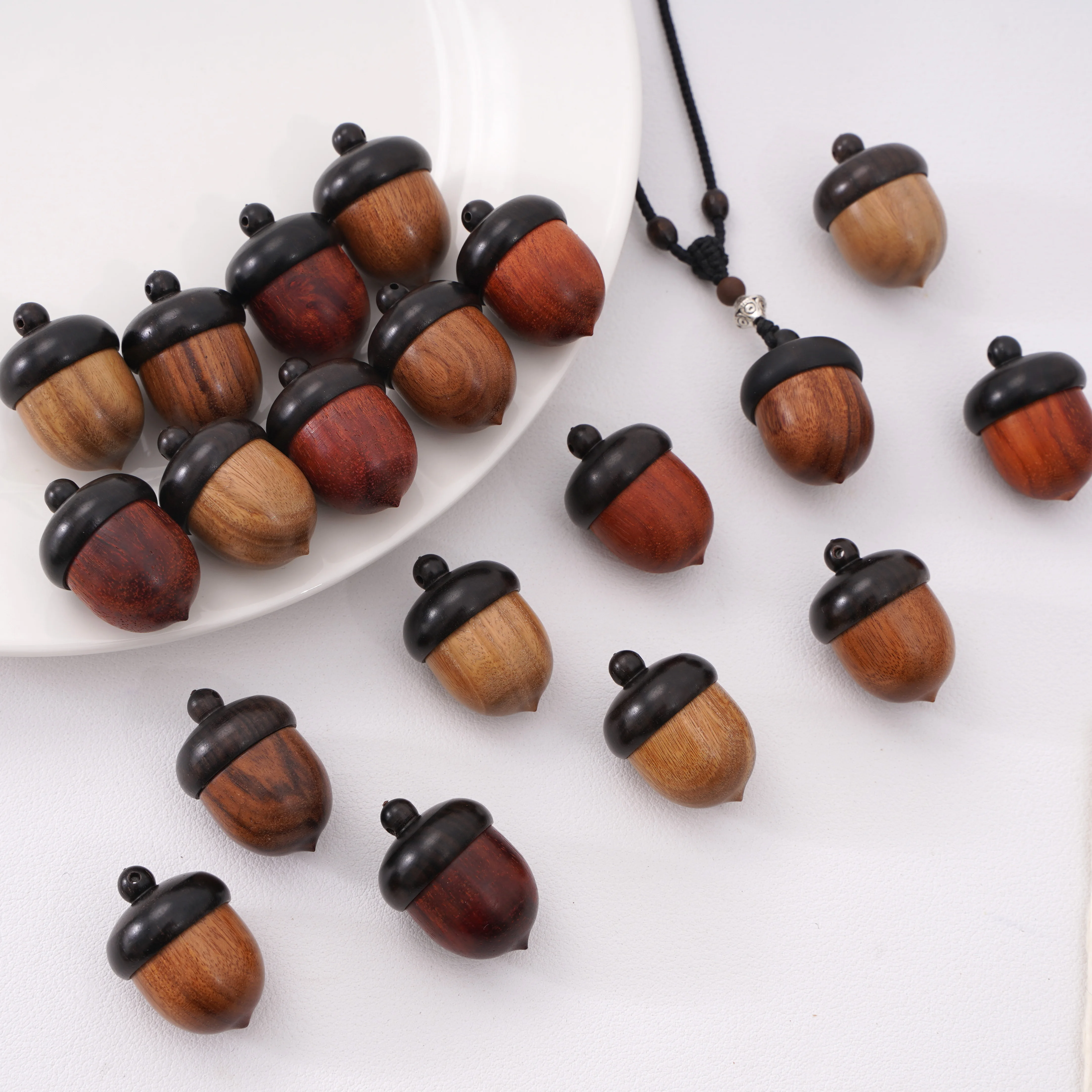1Pc 21x31mm Sandalwood Pine Cone Shaped Pendant Portable Storage Container for Jewelry DIY Keychain Necklace Charms Accessories