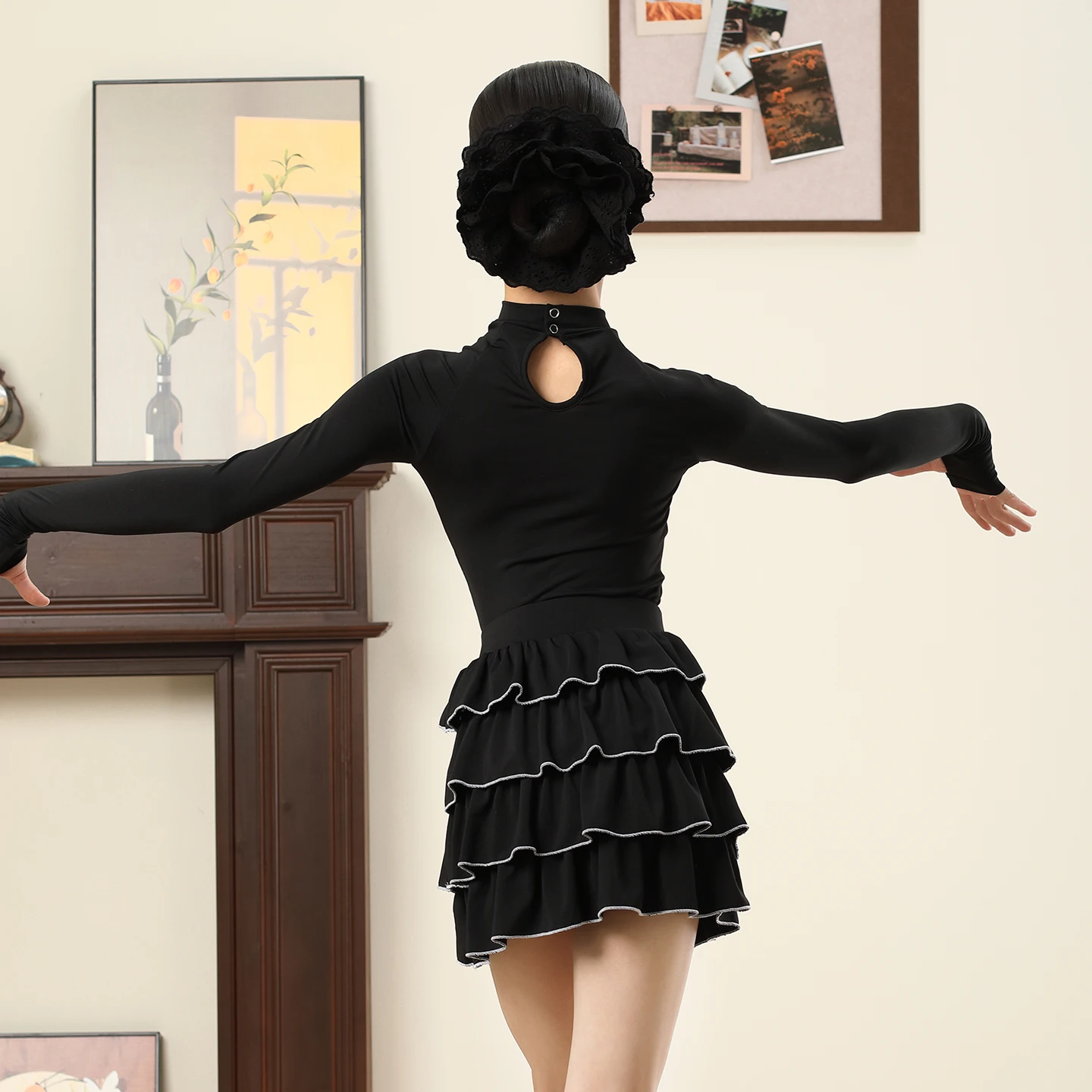 2025 جديد أزياء الرقص اللاتينية للفتيات بأكمام طويلة كعكة تنورة دعوى سامبا تشاتشا تانجو الاطفال الملابس اللاتينية XH3519