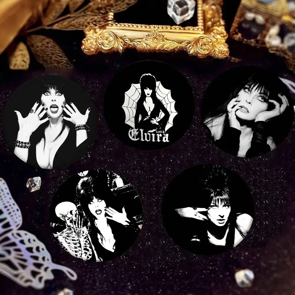 1 unidad de broche de esmalte redondo estilo dibujo animado E-Elvira M-Mistress Of The D-Dark para decoración de mochilas y accesorios