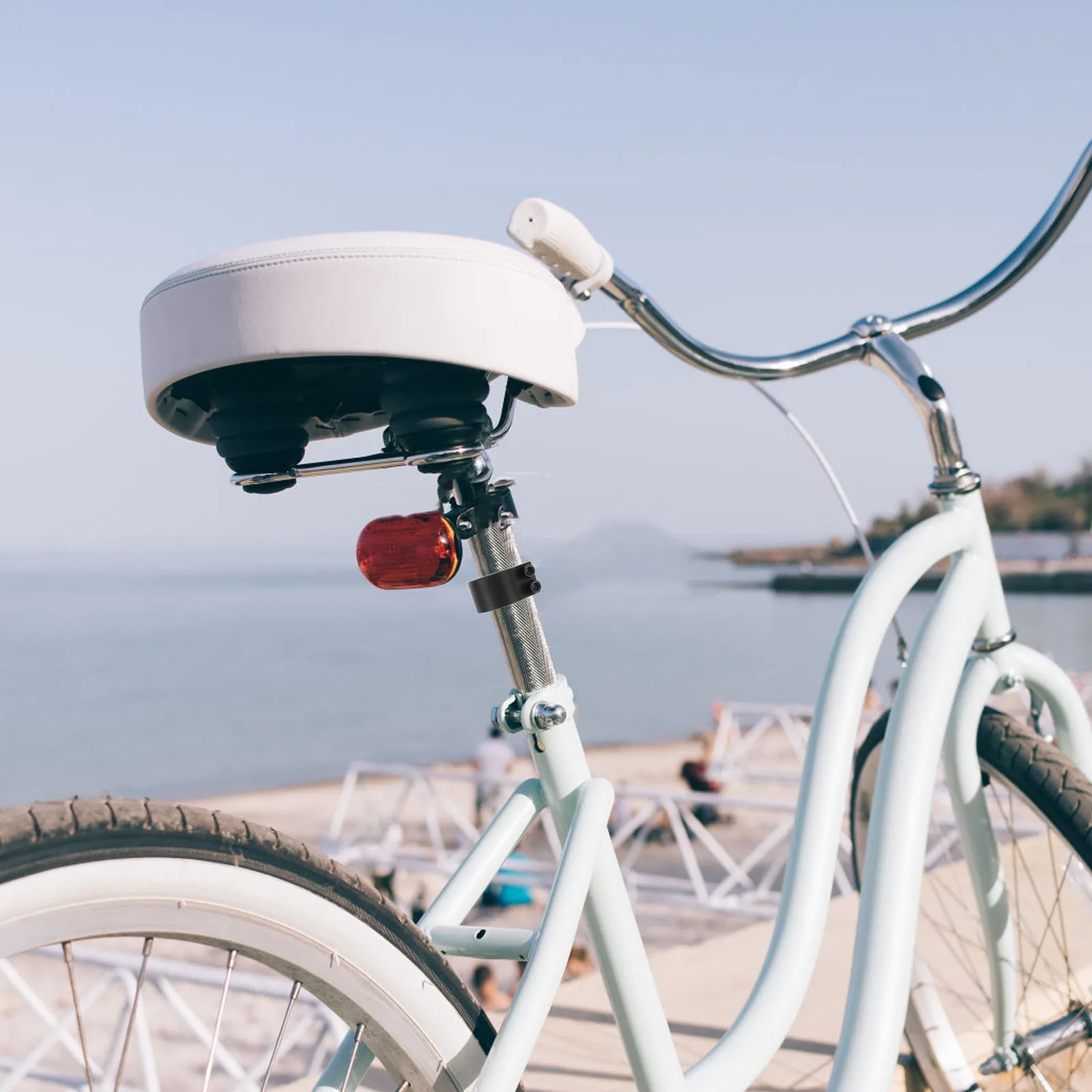 

2Pcs 34.9mm Dual Bolt Bike Seat Clamp Quick Installation Aluminum Seatpost Collar for Smooth Riding Experience