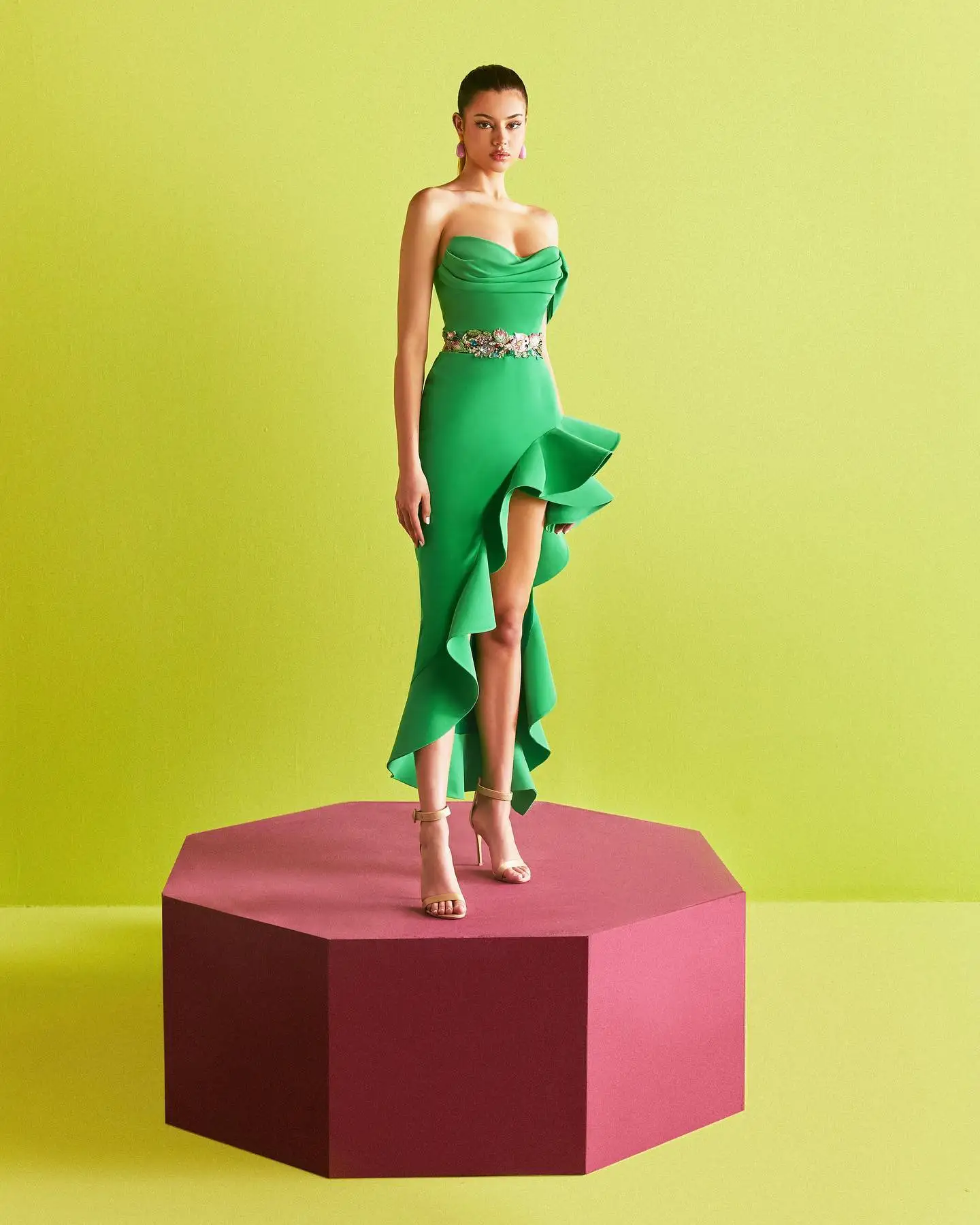 Robe de soirée Chic en Satin, sans bretelles, avec fente haute asymétrique, à volants, jolie robe de soirée en dentelle florale, robe formelle d'été