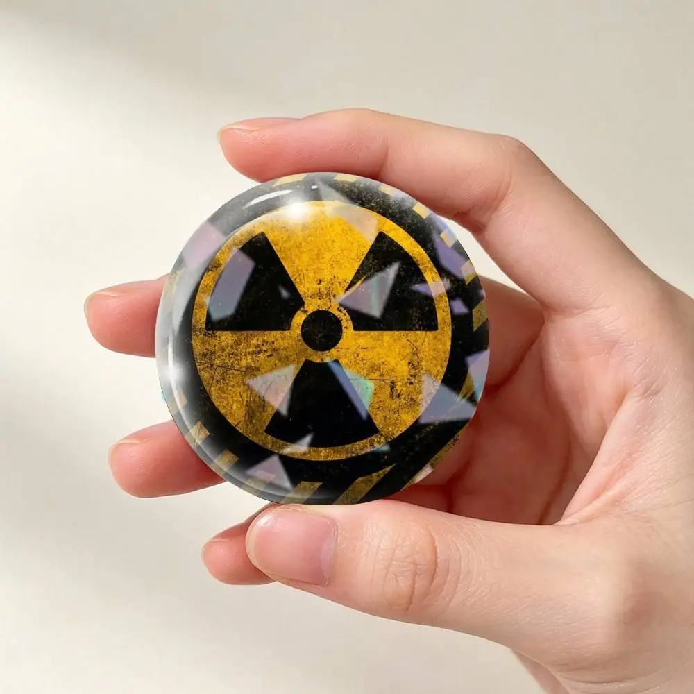 Attention Radiation Symbol Brooch Metal Badge Brooch, Fashion Decorative Pins for Hat Bag Clothing Decoration Gift