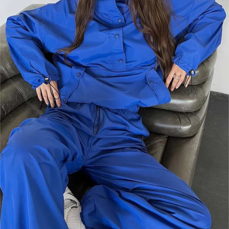 

2025 New Women's Utility-Style Active Two-Piece Set Hooded Sweatshirt & Drawstring Solid Color Wide Leg Cargo Pants
