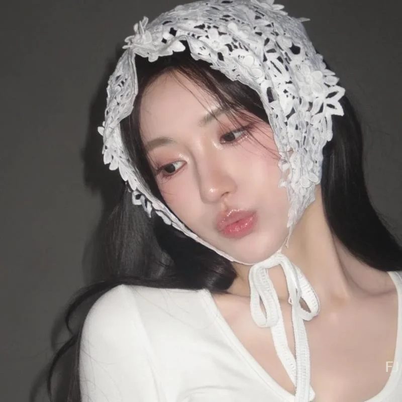 Captivating Triangle Lace Scarf Headband, Sweet French Retro Themed Embroidery Hair Accessories for Women's Fashion