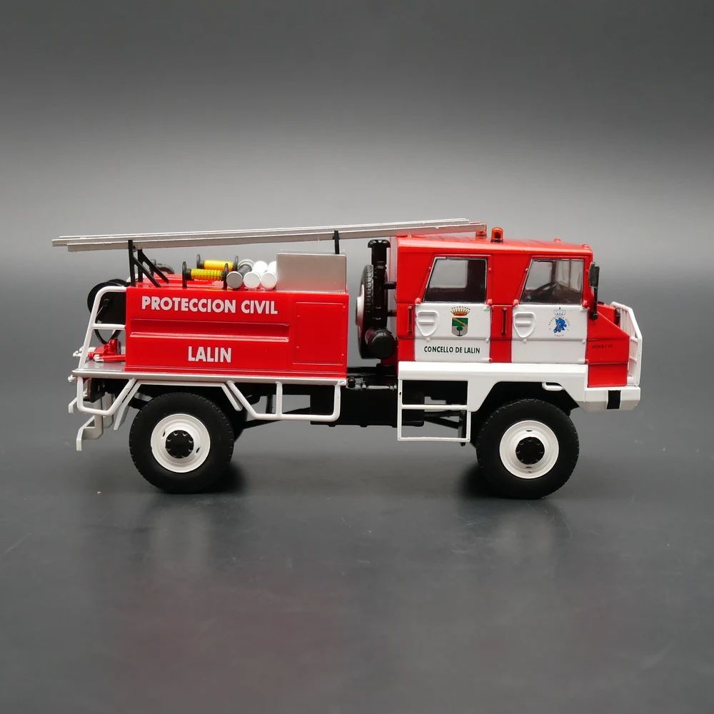 Diecast Ixo 1:43 escala Pegaso 3046 Picasso motor de bomberos francés coche en miniatura de aleación juguete de Metal modelo de coche juguete coleccionable regalo recuerdo