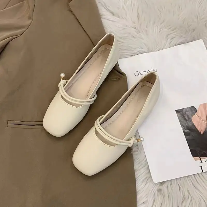 

2026 New Spring Autumn Flat Mary Jane Shoes Women Retro Granny Style Soft Leather Comfortable Ballet Flats Elegant