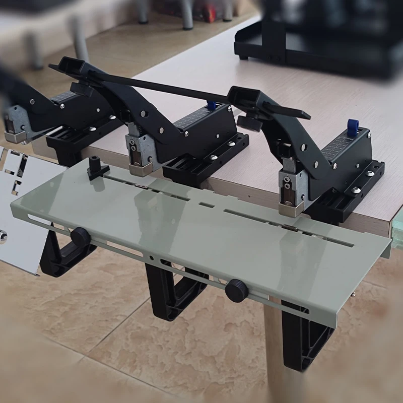 SH-04G Cucitrice da ufficio a doppia testa Cucitrice manuale a sella in metallo per A3 e A4 per fabbriche