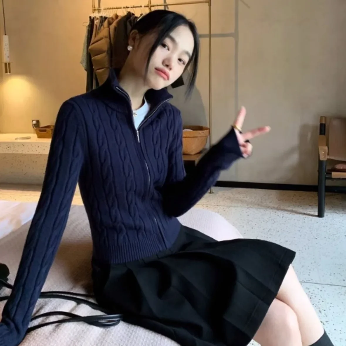 رمادي الملتوية البريدي عالية الياقة سترة سترة المرأة الخريف الشتاء ضئيلة قصيرة محبوك سترة مياو نمط أعلى بولو طوق أكمام #2