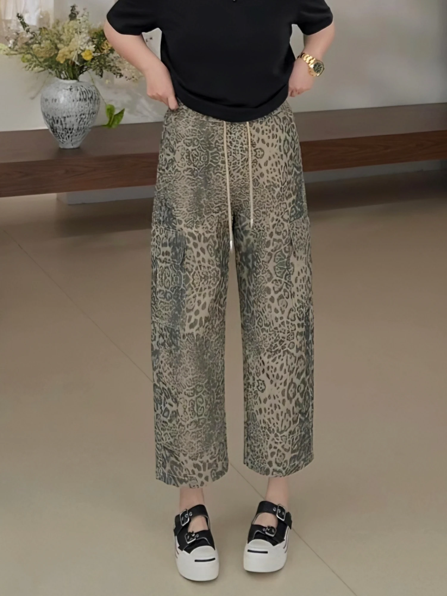 

Коллекция JiJi Private 2026: Новые повседневные брюки больших размеров с поясом, леопардовым принтом, летние женские свободные прямые брюки