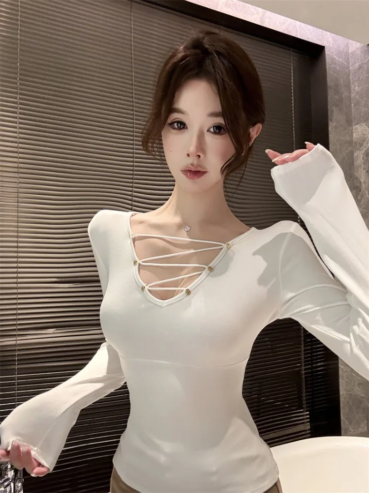 

Sexy V-Neck Long Sleeve Base Shirt Unique Design Trendy Chic Women's T-Shirt Autumn Winter Fashion Breathable Knitted Top