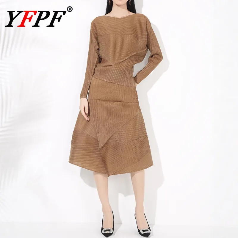

YFPF Женский комплект из 2 предметов с нерегулярным плиссированным дизайном, модные топы с длинными рукавами + юбка трапециевидной формы, повседневная новинка 2025, одежда 3A379