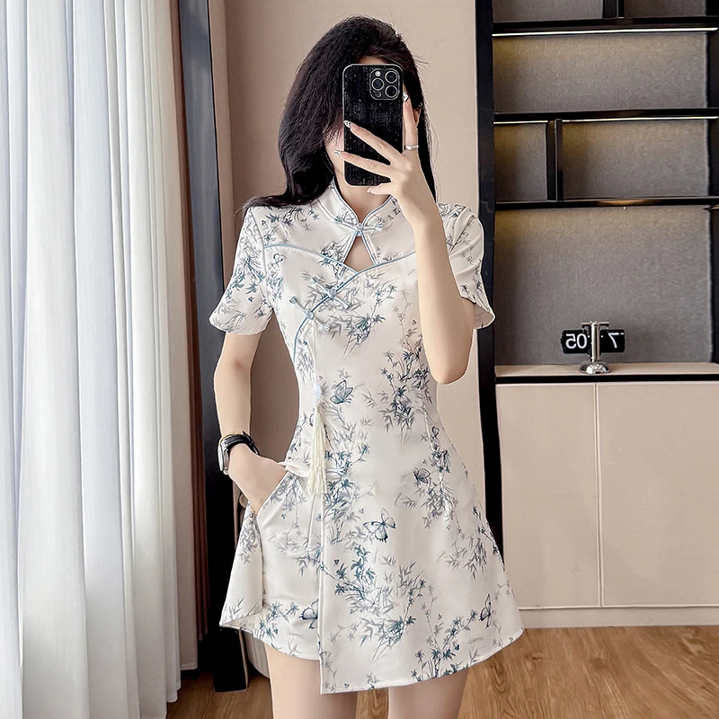 

Elegant Stretchy Modern Cheongsam Set - Youthful Slim-Fit Qipao Dress & Shorts Outfit for Women