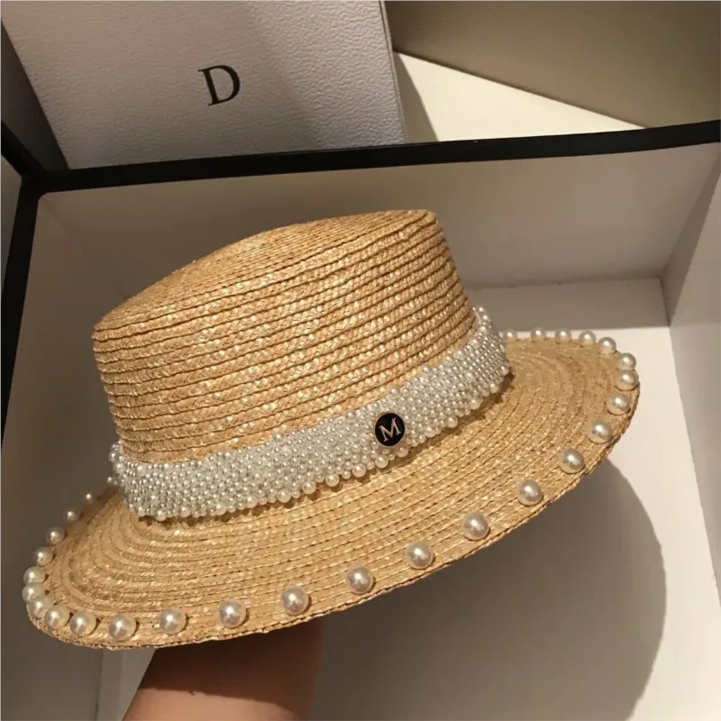 

A hat for women sunshade and flat-top vacation travel