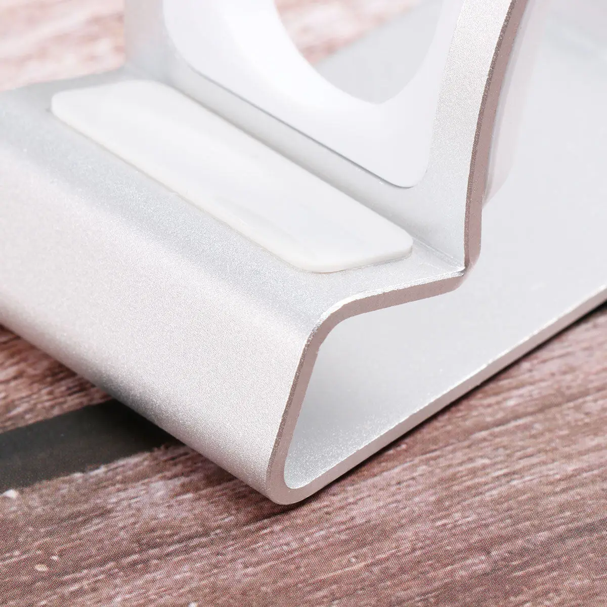Premium Aluminium Watch Charging Dock Sleek Modern Stand Stable Elegant Base Compatible with All Versions Charging