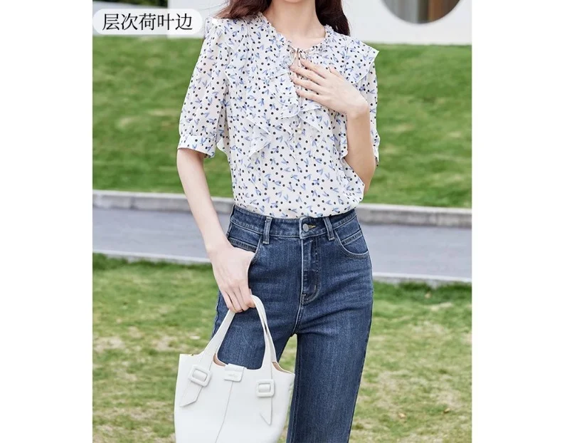 Chiffon shirt summer 2023 new women's polka dot floral bubble sleeve V-neck fairy top super fairy sweet shirt