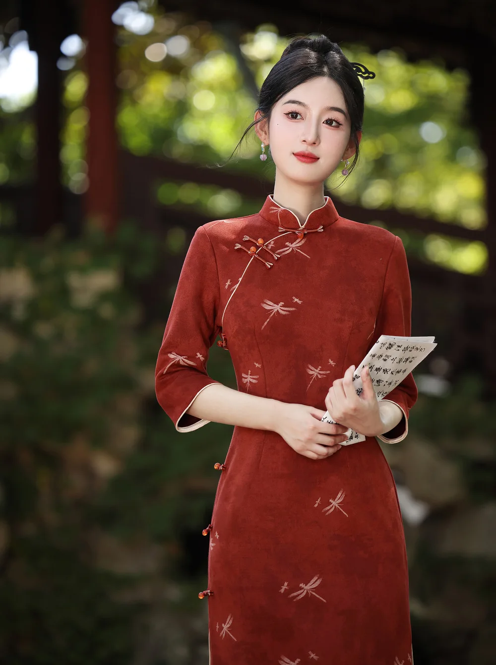 

Красный, осень 2023, новый китайский обручальный Cheongsam с длинными рукавами, тонкий повседневный Cheongsam, длинный сексуальный тонкий сплит Vestitos ﻿