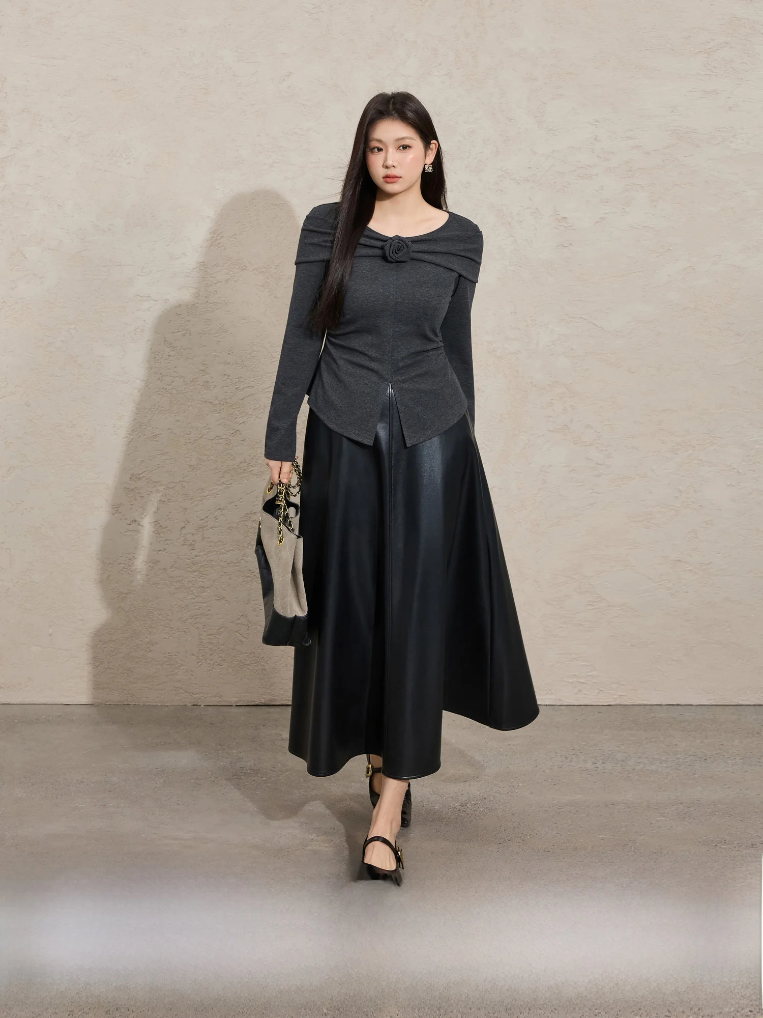 

Blue Language Large Size Commute Simple PU Leather Skirt Women's Spring 2026 Versatile High Waist Slimming Midi A-Line S...