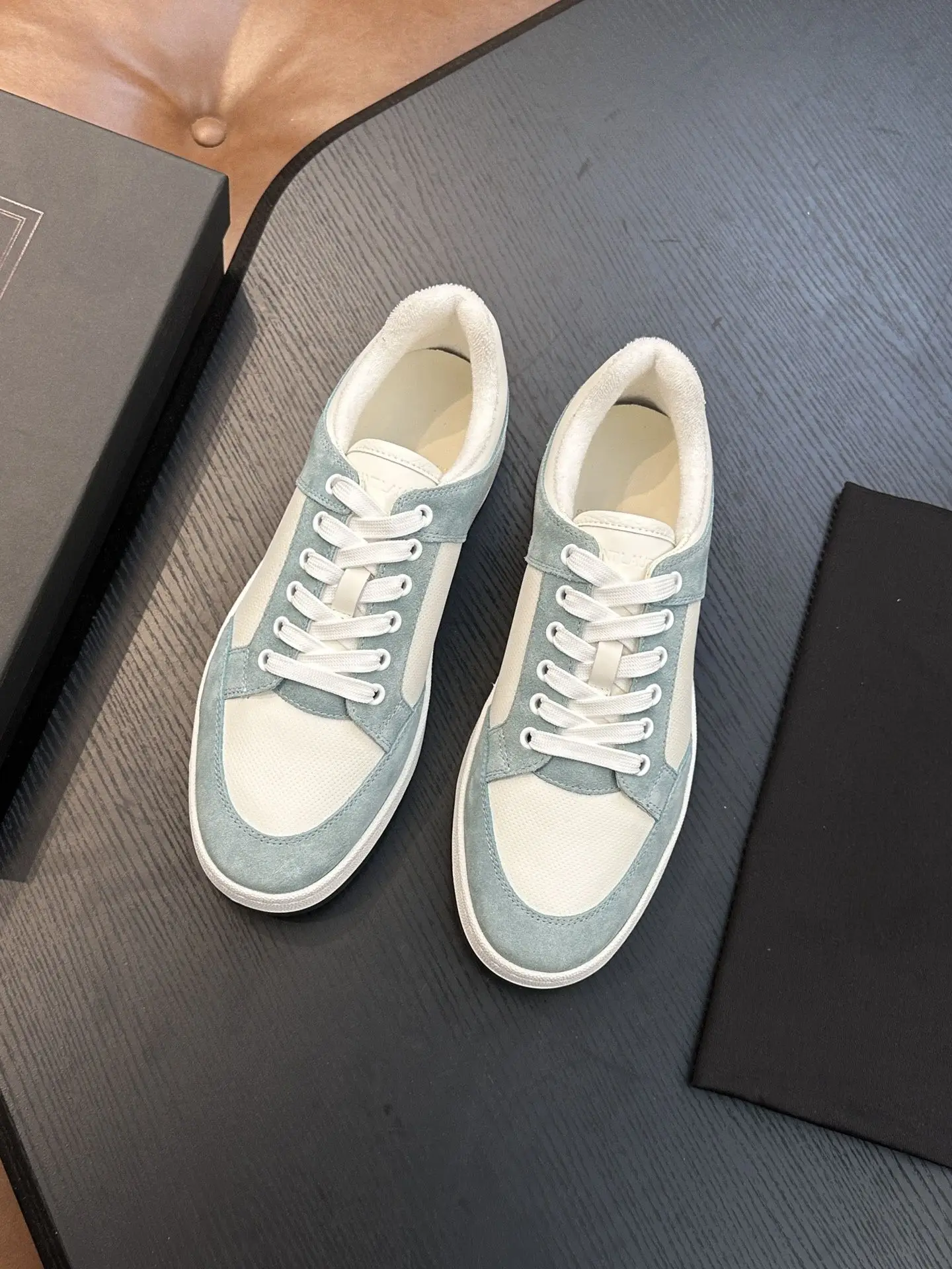 Unisex White Light Blue Color Block Fleece Lined Low Top Sneakers Mesh & Suede Patchwork Casual Shoes Flat Warm Street Skate Footwear for Men Women