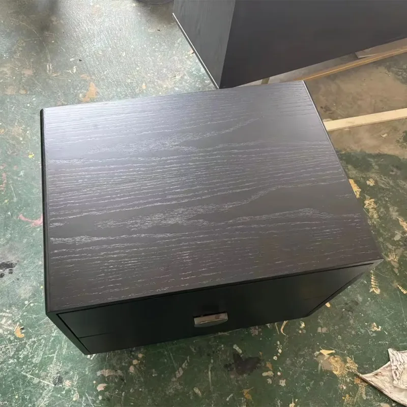 طاولة بجانب السرير من الشمال الحديث المتين لغرفة النوم وخزانة جانبية وطاولة بجانب السرير وقاعدة معدنية من الخشب الصلب طقم أثاث منزلي