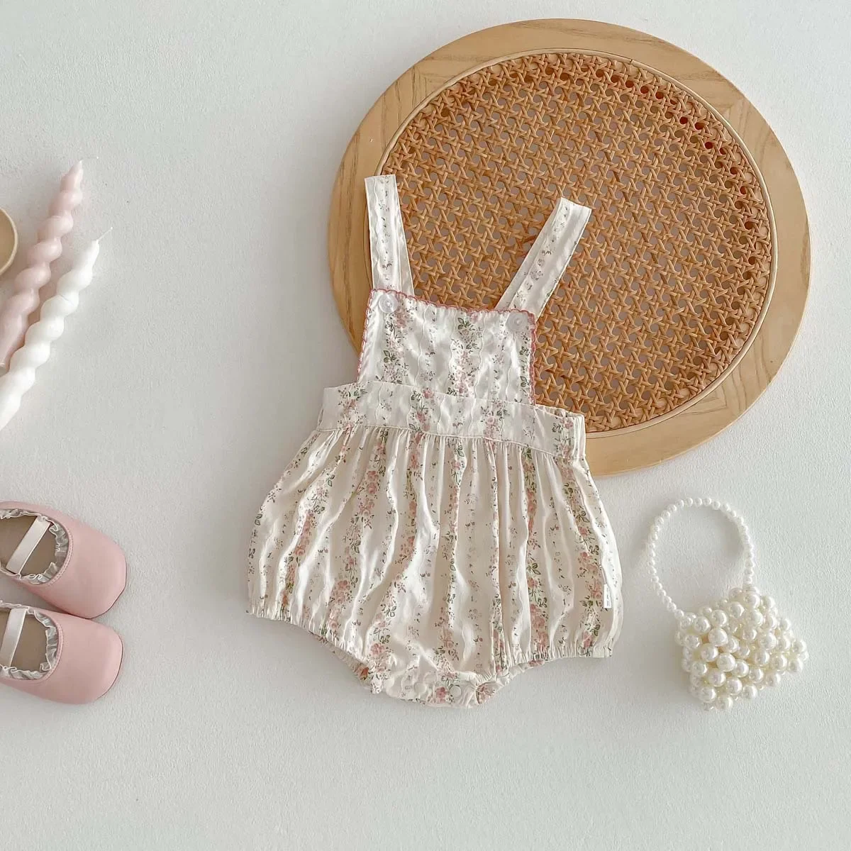 

Baby girl summer new sweet floral bag fart dress baby Korean lace.
