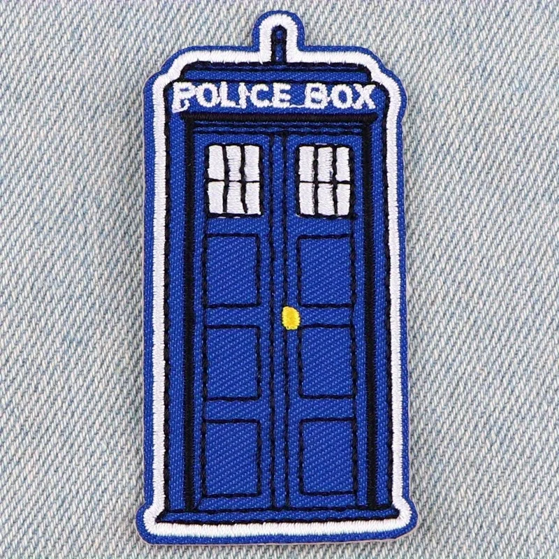 Parches con patrón de caja de policía de dibujos animados, insignias bordadas, ropa, sombrero, camiseta vaquera, accesorios, 2 uds.