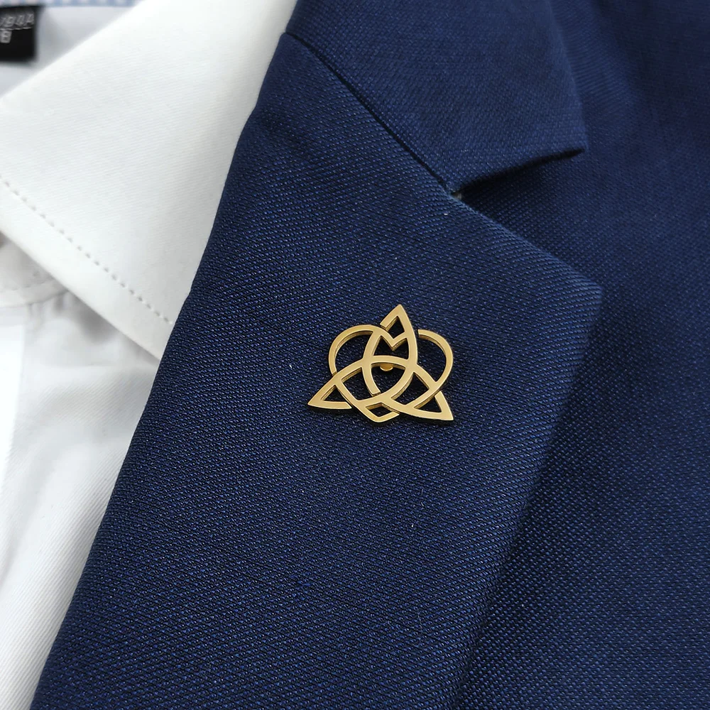 

Heart Celtic knot hollow gold-plated badge, men's suit brooch, black lapel pin, clothing accessories set, boyfriend gift