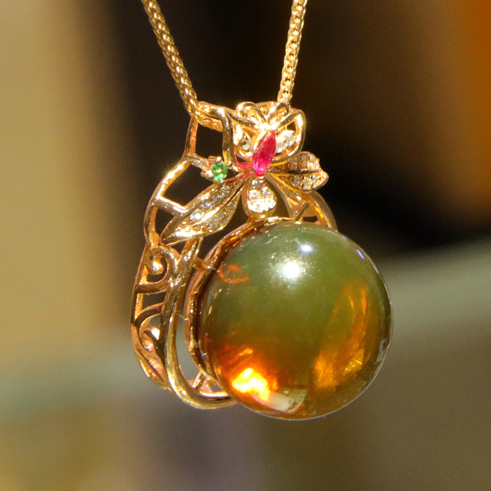 Solid Silver Mexican Blue Amber Pendant 17mm Natural Amber Bead Flower Clasp Design with Sterling Silver Necklace